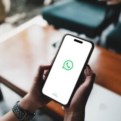 Can I use Whatsapp to send legal documents or not?